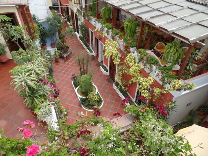HOSTAL EL PATIO B&B