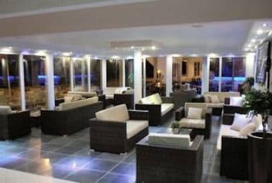 FLAMINGO BEACH HOTEL