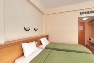 FLAMINGO BEACH HOTEL