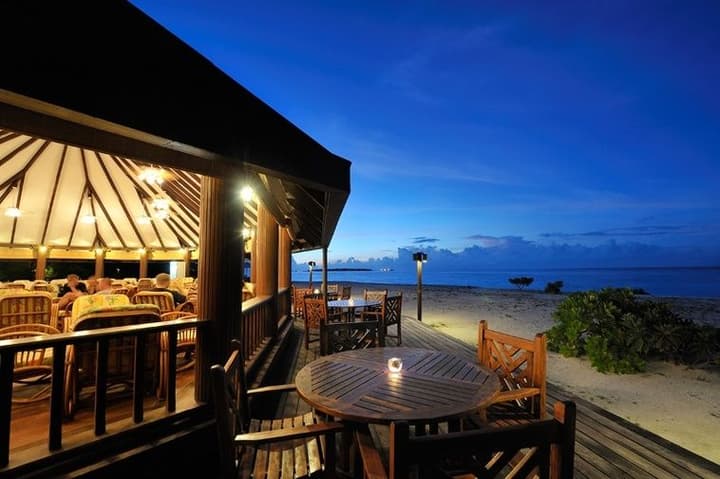 HOLIDAY ISLAND RESORT & SPA