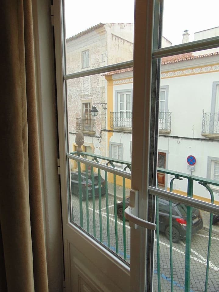 OLD EVORA HOSTEL