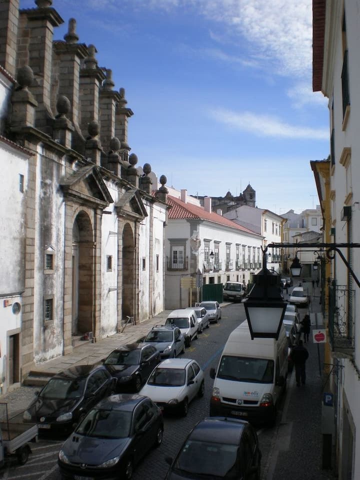 OLD EVORA HOSTEL