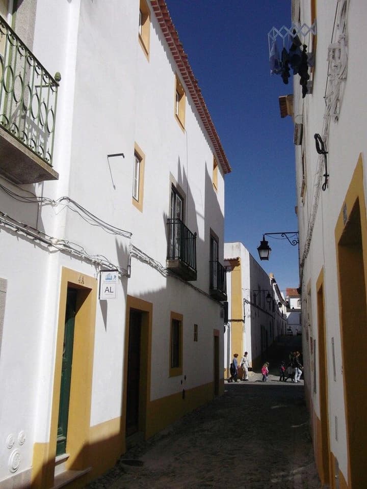 OLD EVORA HOSTEL