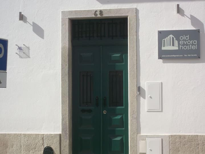 OLD EVORA HOSTEL