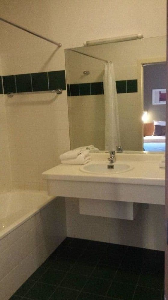 HOBBIT HOTEL ZAVENTEM  