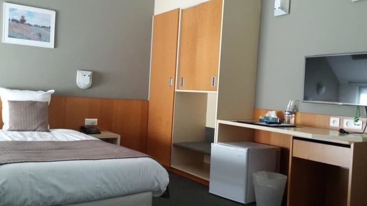 HOBBIT HOTEL ZAVENTEM  