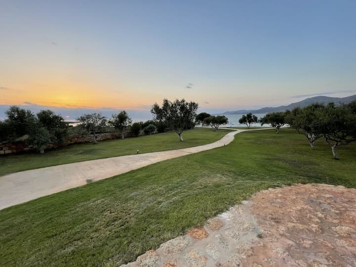 CAPARI SUITES