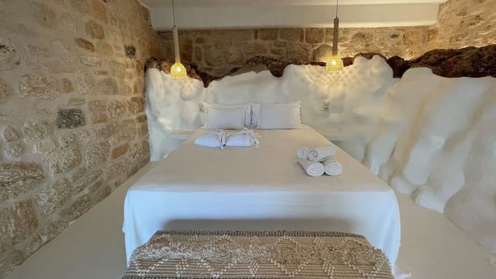 CAPARI SUITES