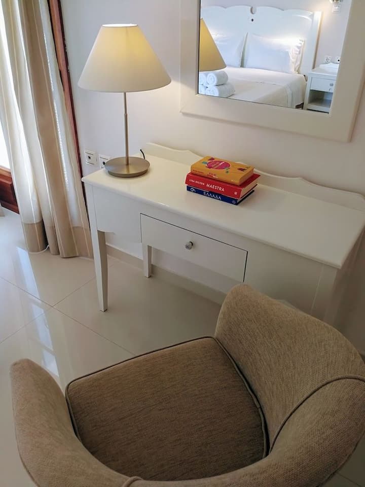 CAPARI SUITES