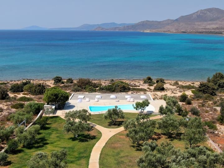 CAPARI SUITES