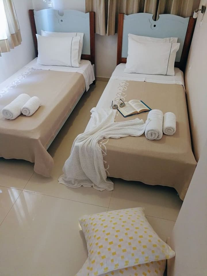 CAPARI SUITES