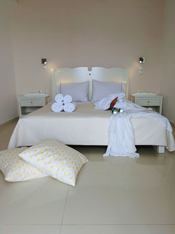 CAPARI SUITES