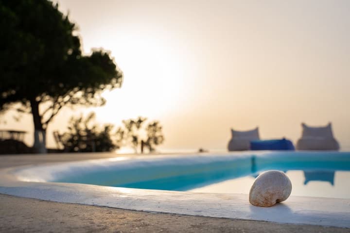 CAPARI SUITES