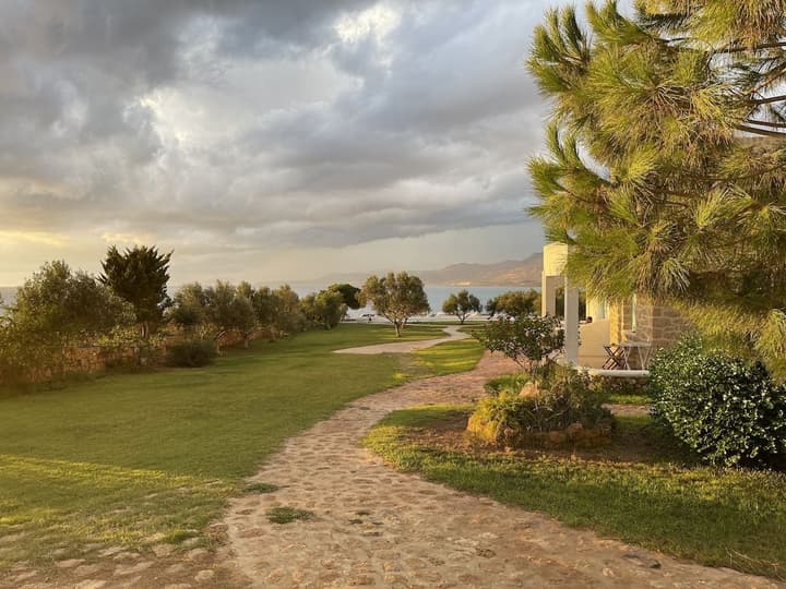 CAPARI SUITES
