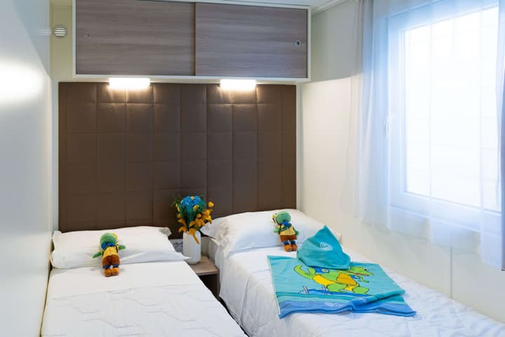CLUB DEL SOLE STORK FAMILY COLLECTION