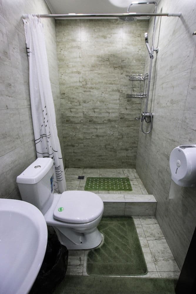 APPLE HOSTEL