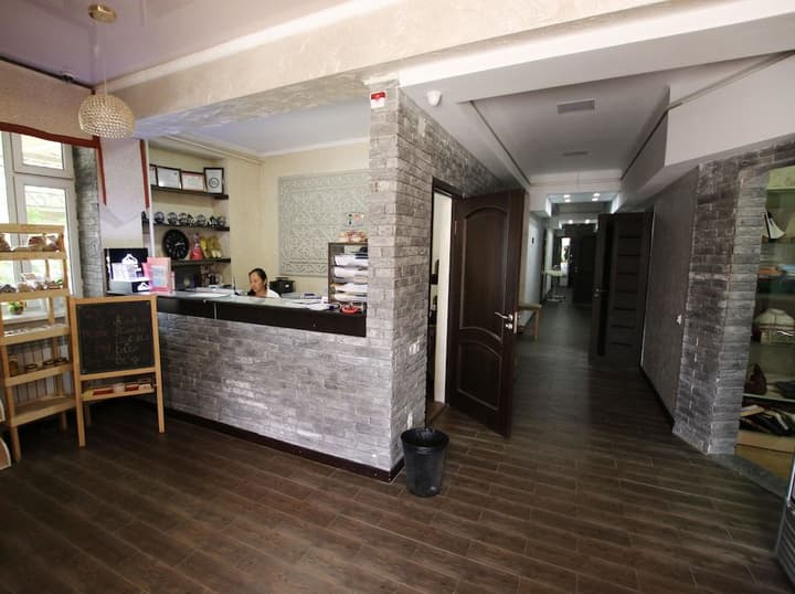 APPLE HOSTEL