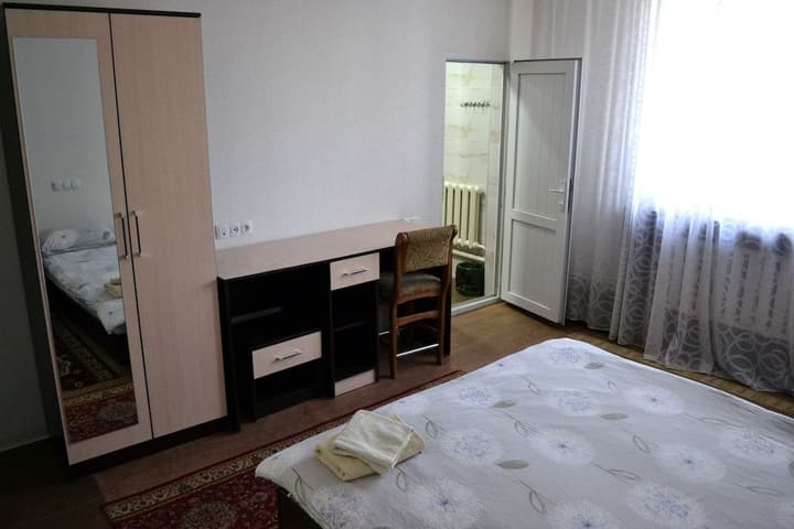 APPLE HOSTEL