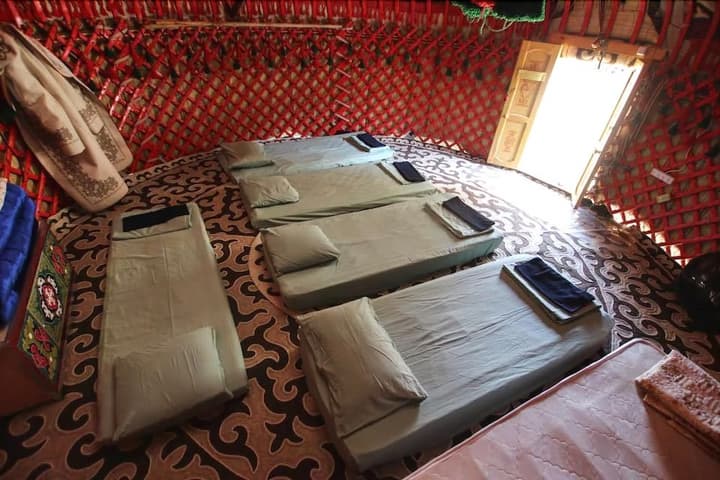 APPLE HOSTEL
