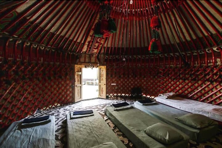 APPLE HOSTEL