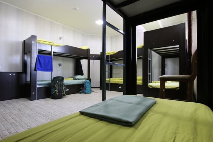 APPLE HOSTEL