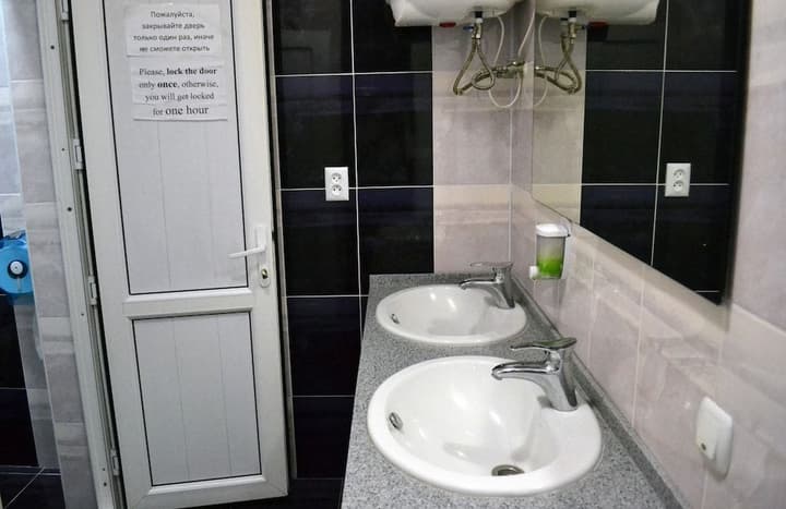 APPLE HOSTEL