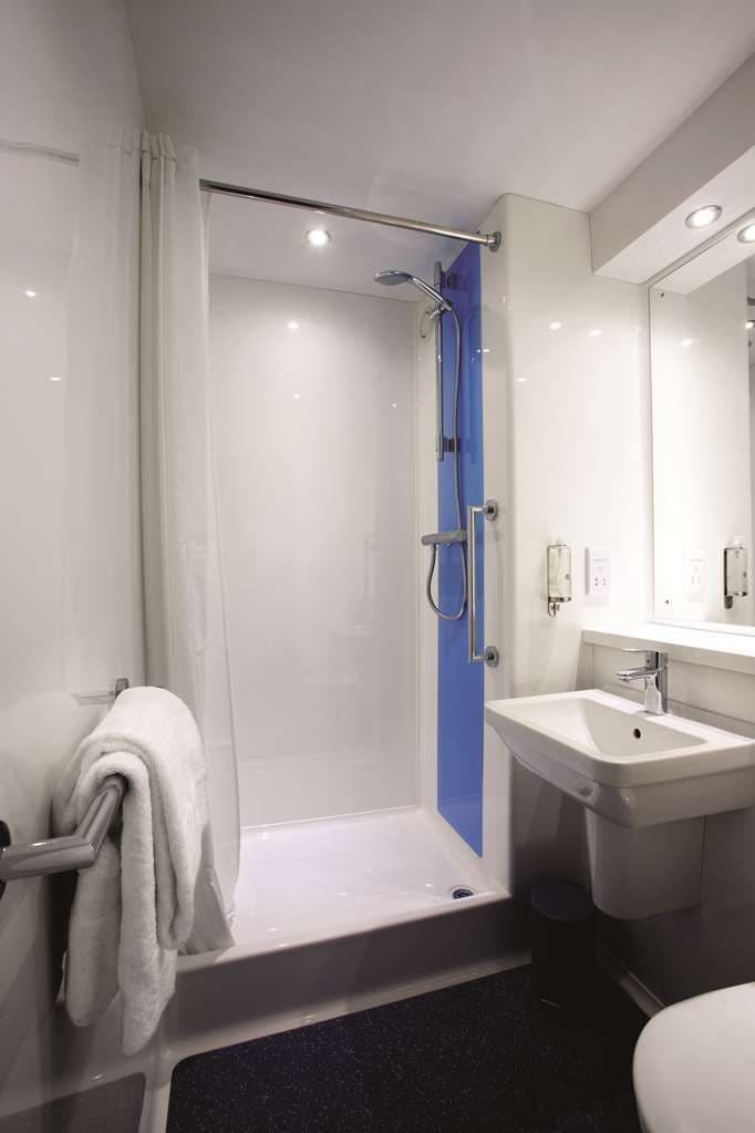 TRAVELODGE BATH WATERSIDE