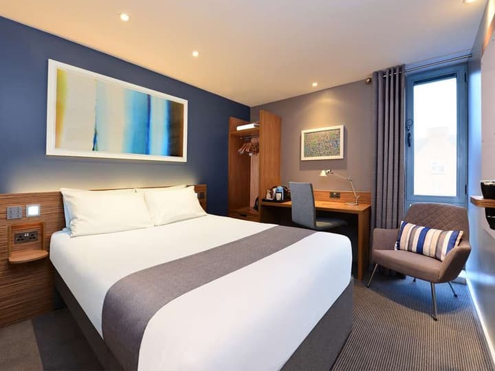 TRAVELODGE BATH WATERSIDE
