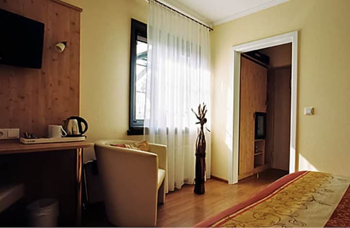 HOTEL SCHICK