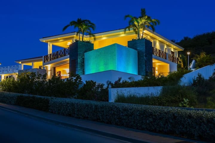 BLUE BAY EXCLUSIVE