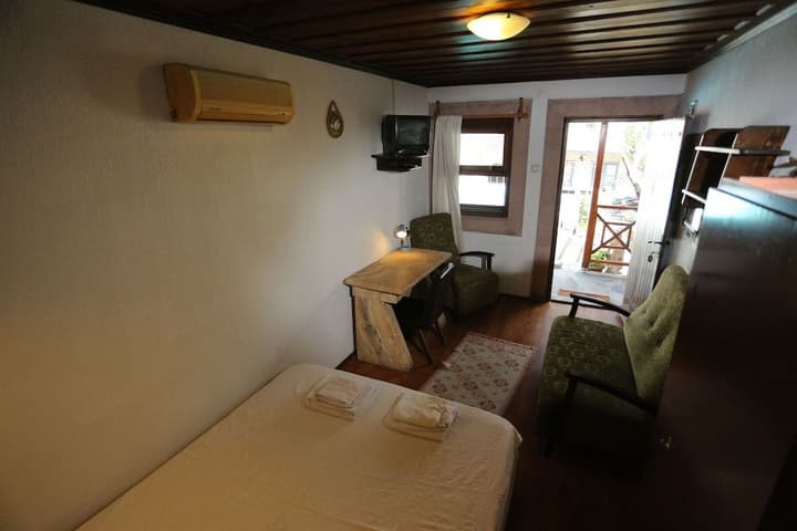 AKROPOLIS GUEST HOUSE