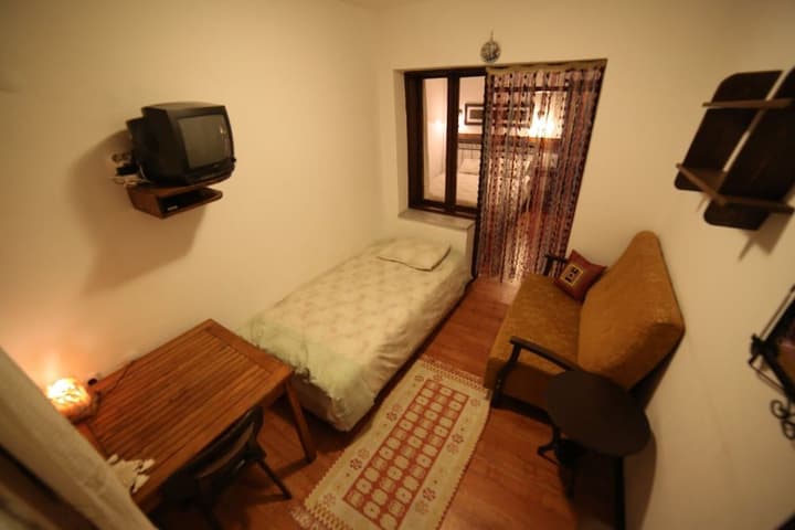 AKROPOLIS GUEST HOUSE