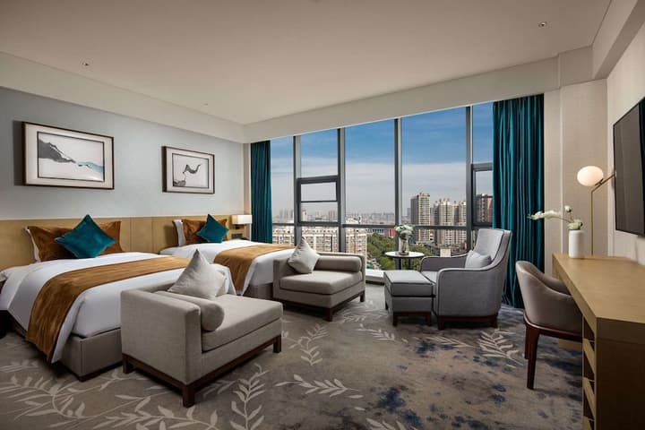 RAMADA BY WYNDHAM LUOYANG DOWNTOWN