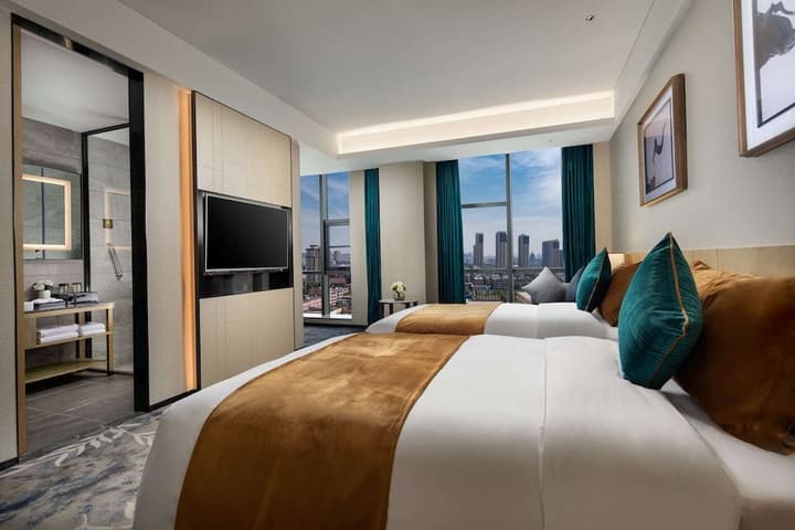 RAMADA BY WYNDHAM LUOYANG DOWNTOWN