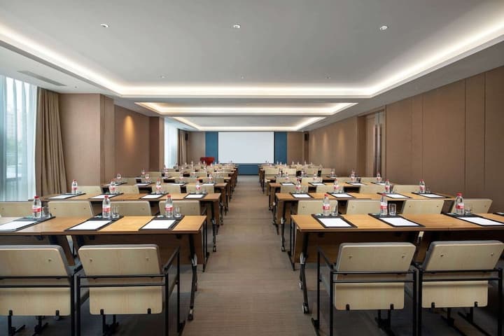 RAMADA BY WYNDHAM LUOYANG DOWNTOWN
