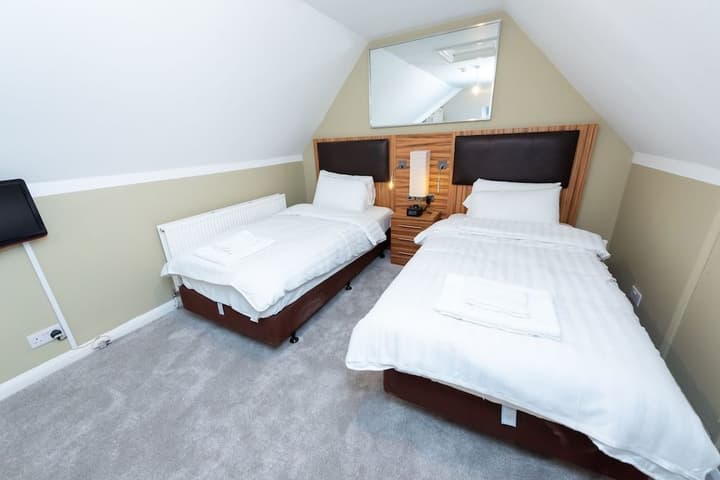 UNO HOTEL HEATHROW WINDSOR