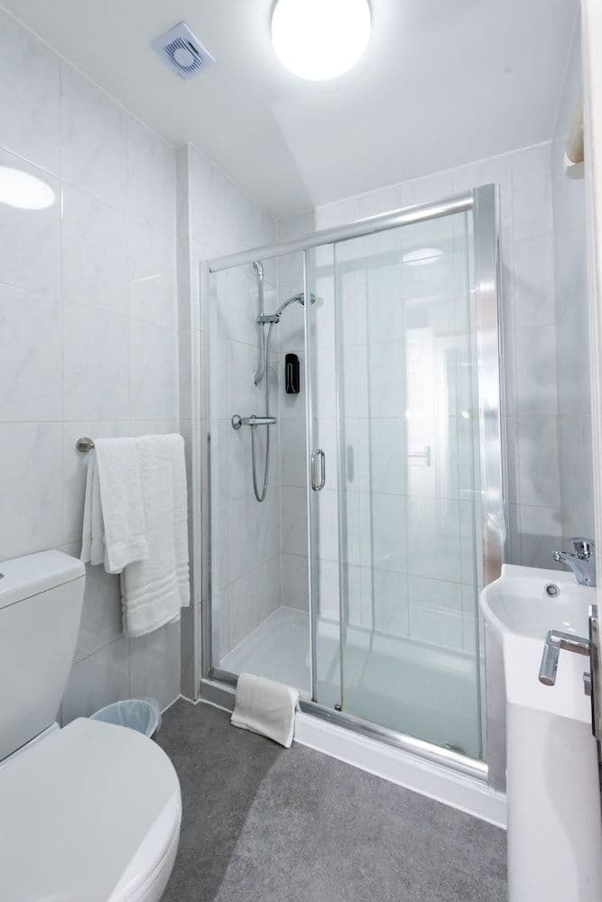 UNO HOTEL HEATHROW WINDSOR