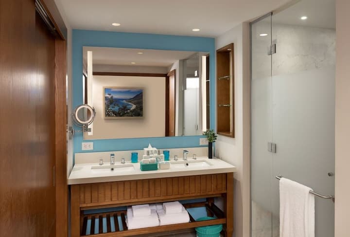 MARGARITAVILLE BEACH RESORT CAP CANA WAVE —AN ALL-INCLUSIVE EXPERIENCE FOR ALL