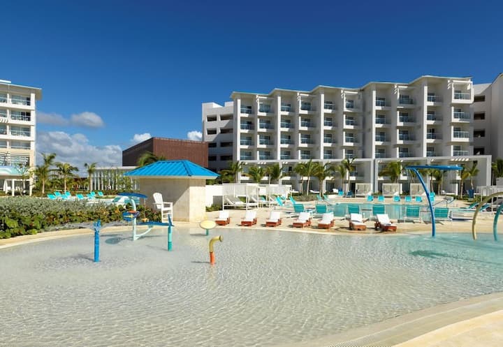 MARGARITAVILLE BEACH RESORT CAP CANA WAVE —AN ALL-INCLUSIVE EXPERIENCE FOR ALL