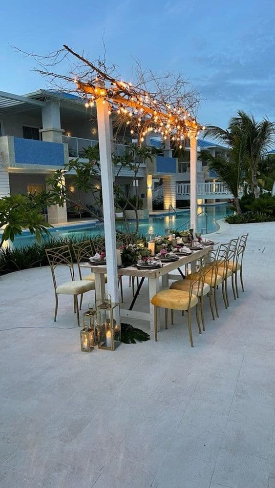 MARGARITAVILLE BEACH RESORT CAP CANA WAVE —AN ALL-INCLUSIVE EXPERIENCE FOR ALL