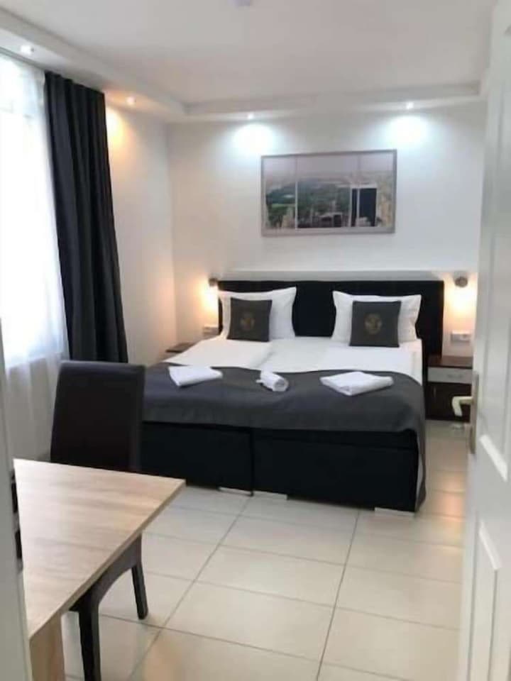 HOTEL CONTINENTAL