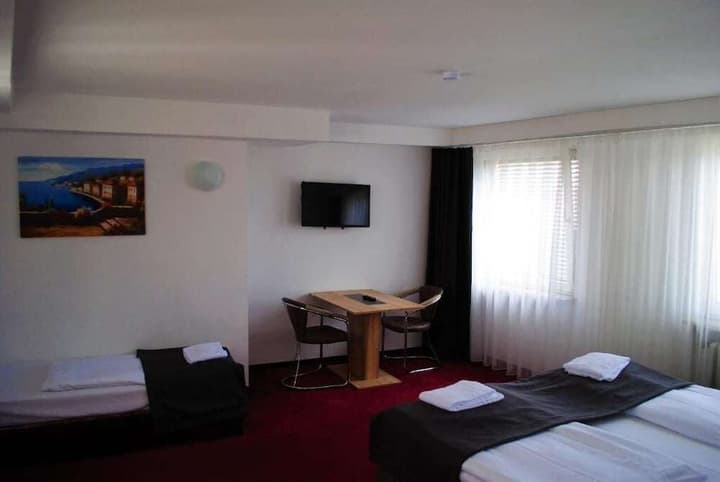 HOTEL CONTINENTAL