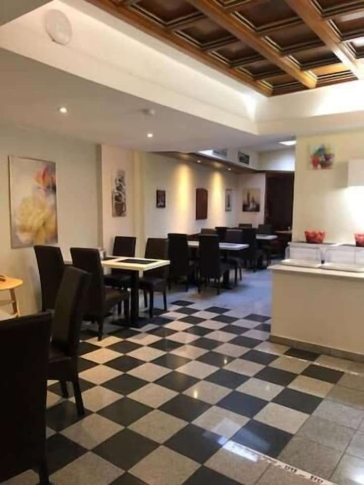 HOTEL CONTINENTAL