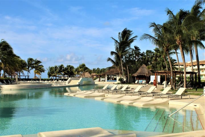 BlueBay Grand Esmeralda-All Inclusive