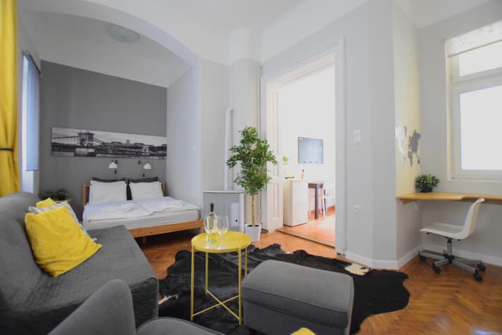 Standard Apartment by Hi5 - Chainbridge