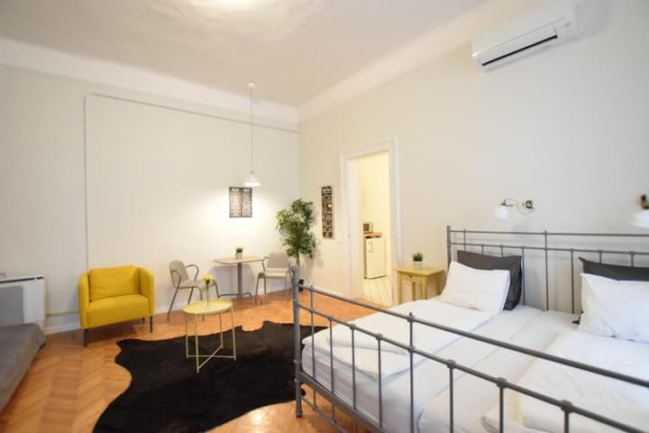 Standard Apartment by Hi5 - Chainbridge