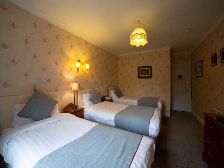Oyo Fines Bayliwick Hotel