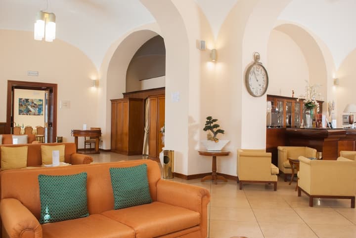 Le Cheminee Business Hotel