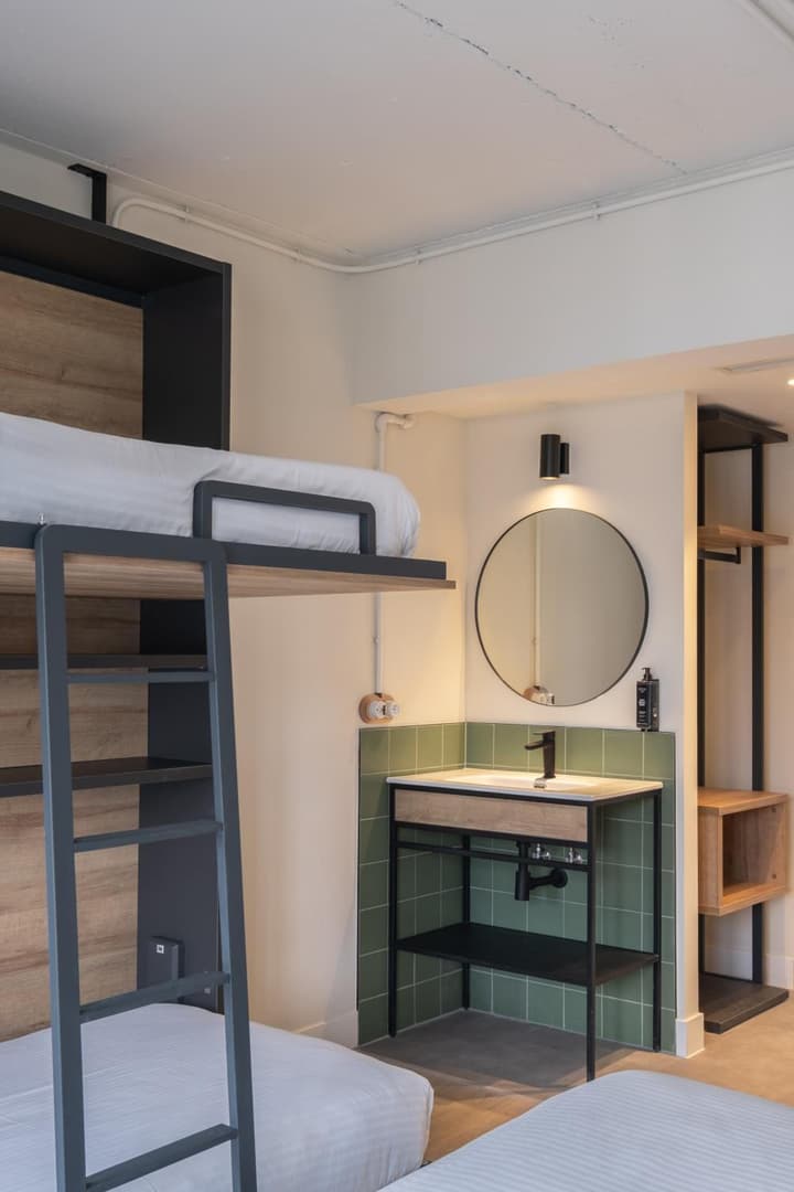 LATROUPE Grand Place Hostel