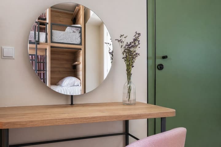 LATROUPE Grand Place Hostel